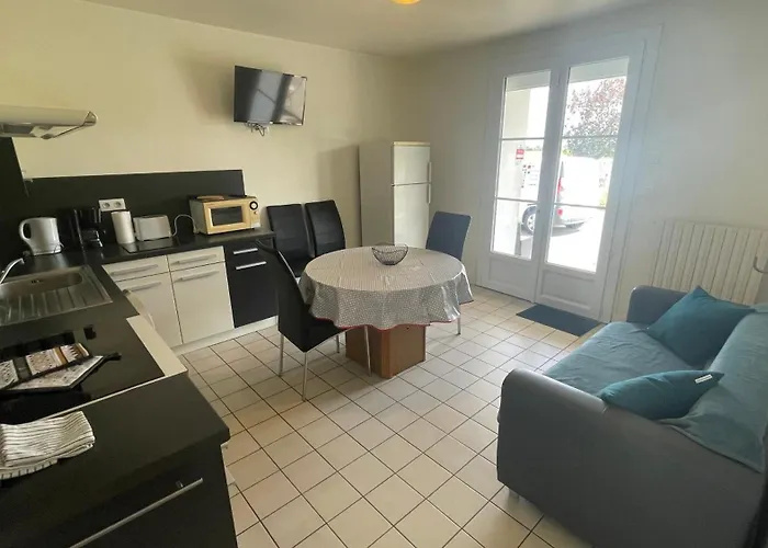 Logis Du Renfermis * Saint-Meme-les-Carrieres